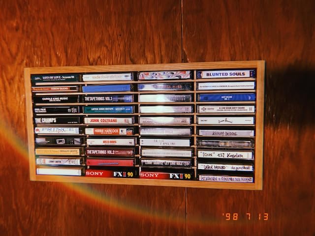 Amazon｜カセットラック ハンドメイド カセットテープ 40本収納